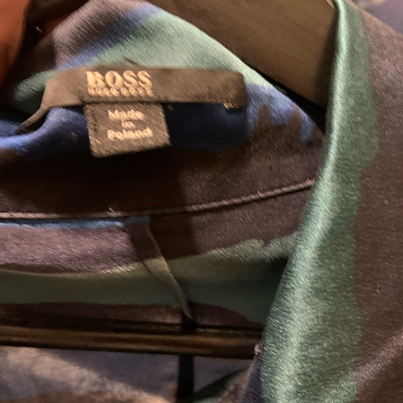 HUGO BOSS SILK BUTTON UP BLOUSE SIZE M - Picture 3 of 3